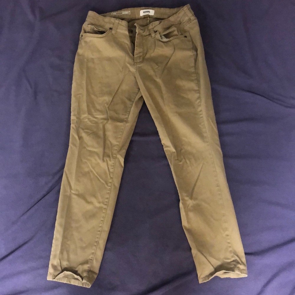 Women’s Khaki Pants